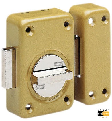 V136 BOUTON COFFRE VERNI  BRONZE D23 LG35 3 CLE(S) PENE L110 GACHE STANDARD
