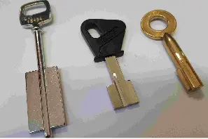 [CL54] CLE BD/DENY/POL/MOT/FONT/1000S/DOMBILLE